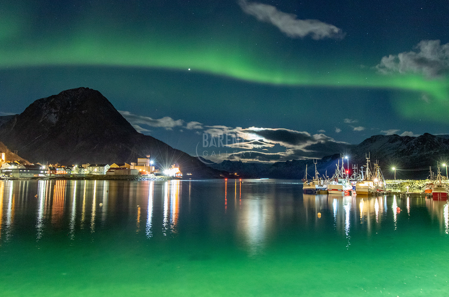 Nordlys i båthavna