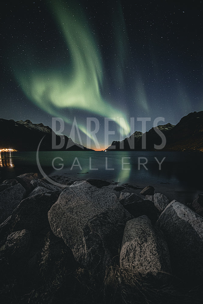 Nordlys med et hint av solnedgang